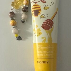 Miyuelen Honey Hand Cream